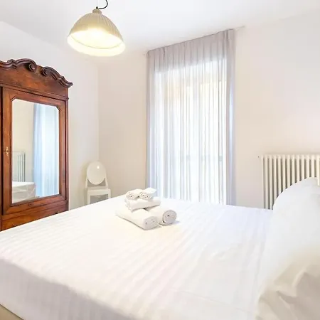 Vescovado - Free Parking In Center * Alba (Piedmont)